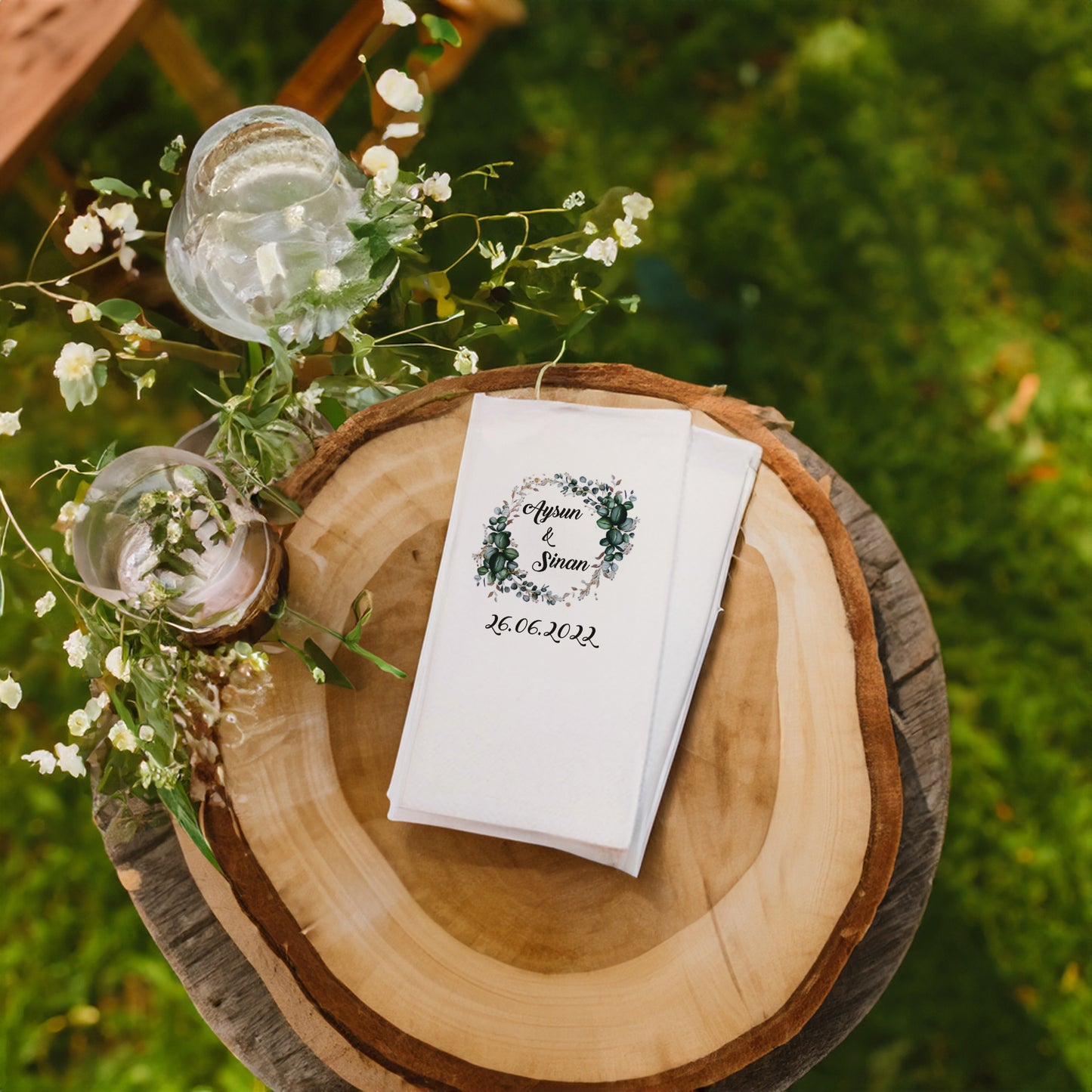 Yuvarlak Yaprak Çerçeveli Özel Gün Peçetesi