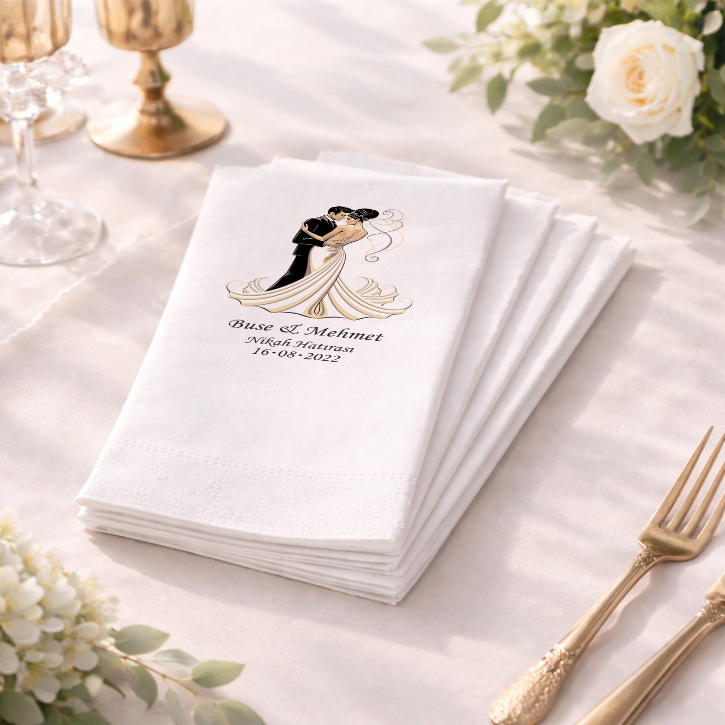 Buse & Mehmet İsimli Gelin Damat Figürlü Baskılı Düğün Peçetesi