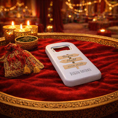 Ahşap Tabela Tasarımlı Düğün Magnet Açacak | Rustik İsim Baskılı Şişe Açacağı