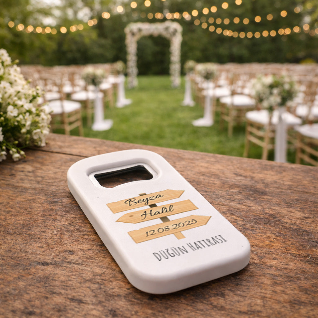 Ahşap Tabela Tasarımlı Düğün Magnet Açacak | Rustik İsim Baskılı Şişe Açacağı