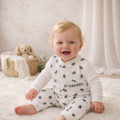 Bebelebi Bebek Tulumu 3-6-9 Ay Monogram Desenli Beyaz Bebek Tulum