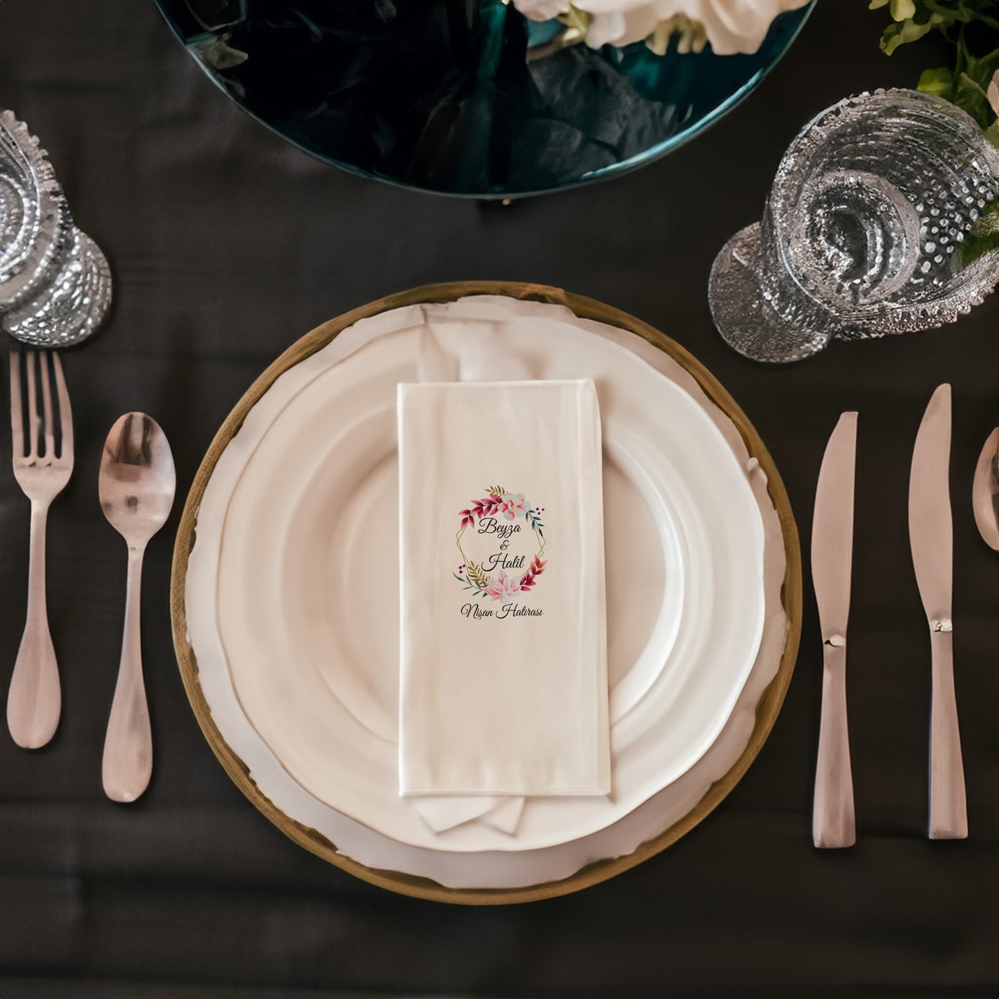 Gold Pembe Çiçek Desenli Özel Gün Peçetesi