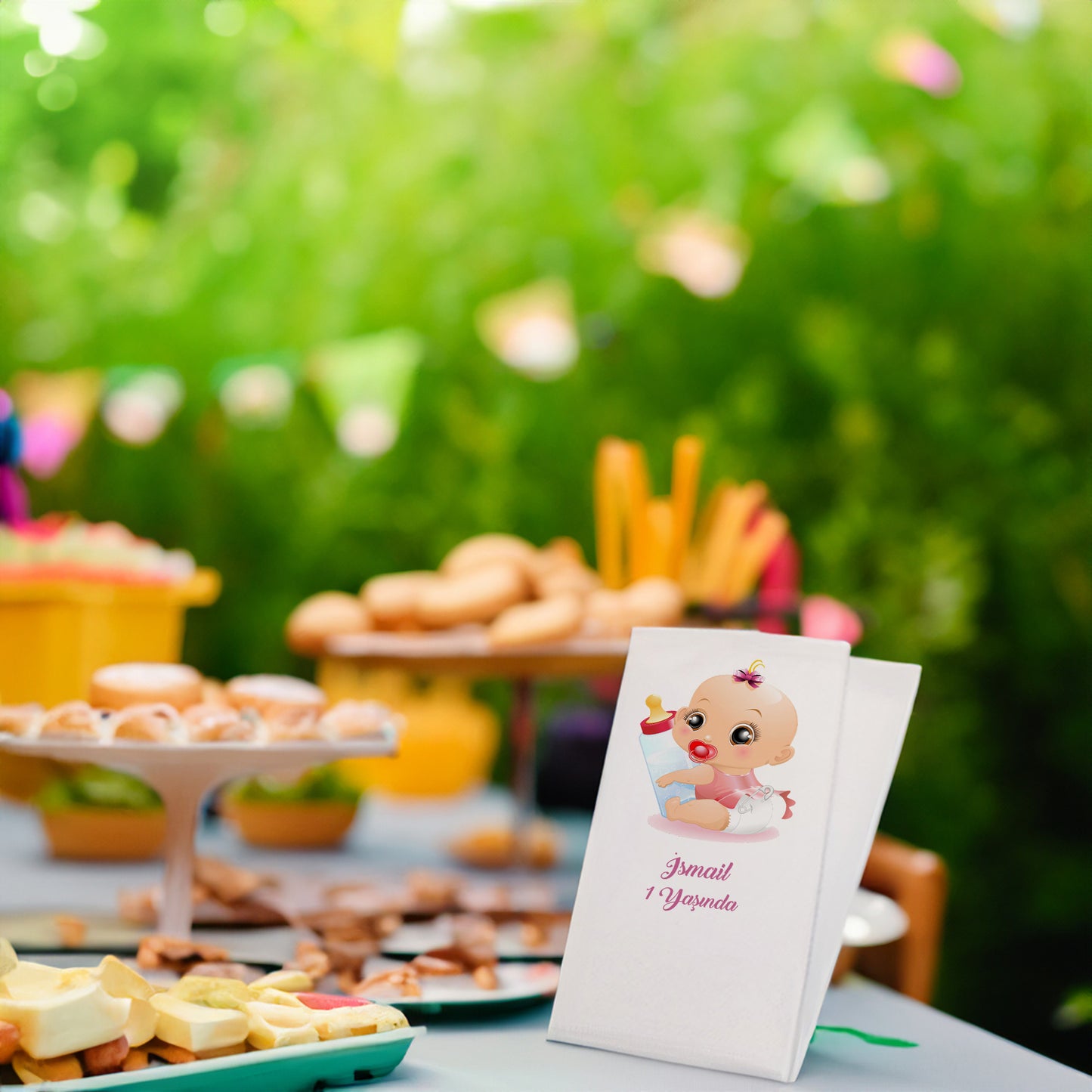 Biberonlu Kız Bebek Temalı Baskılı Peçeteler - AyDesign.com.tr