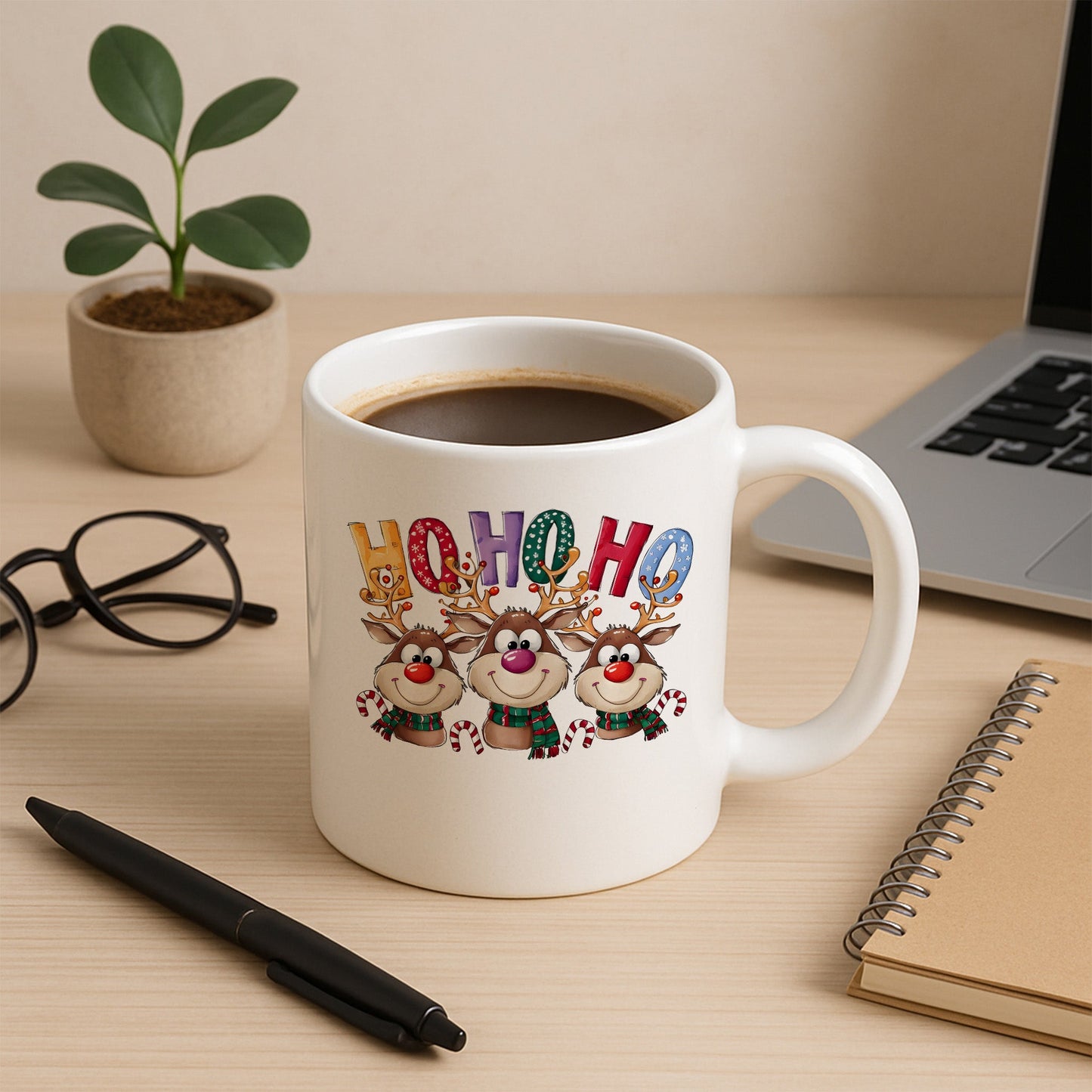 Ho Ho Ho Yazılı Geyik Figürlü Yılbaşı Kupası