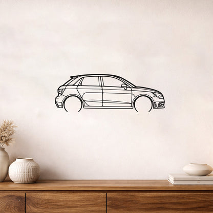 Audi A1 Metal Duvar Tablosu – Elektrostatik Siyah Boyalı Modern Otomobil Dekoru