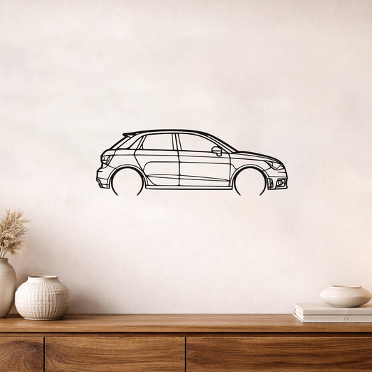 Audi A1 Metal Duvar Tablosu – Elektrostatik Siyah Boyalı Modern Otomobil Dekoru