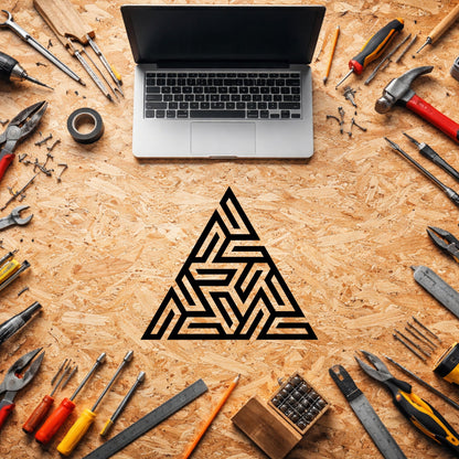 Geometrik Üçgen Geçmeli Tasarımlı Metal Duvar Tablosu