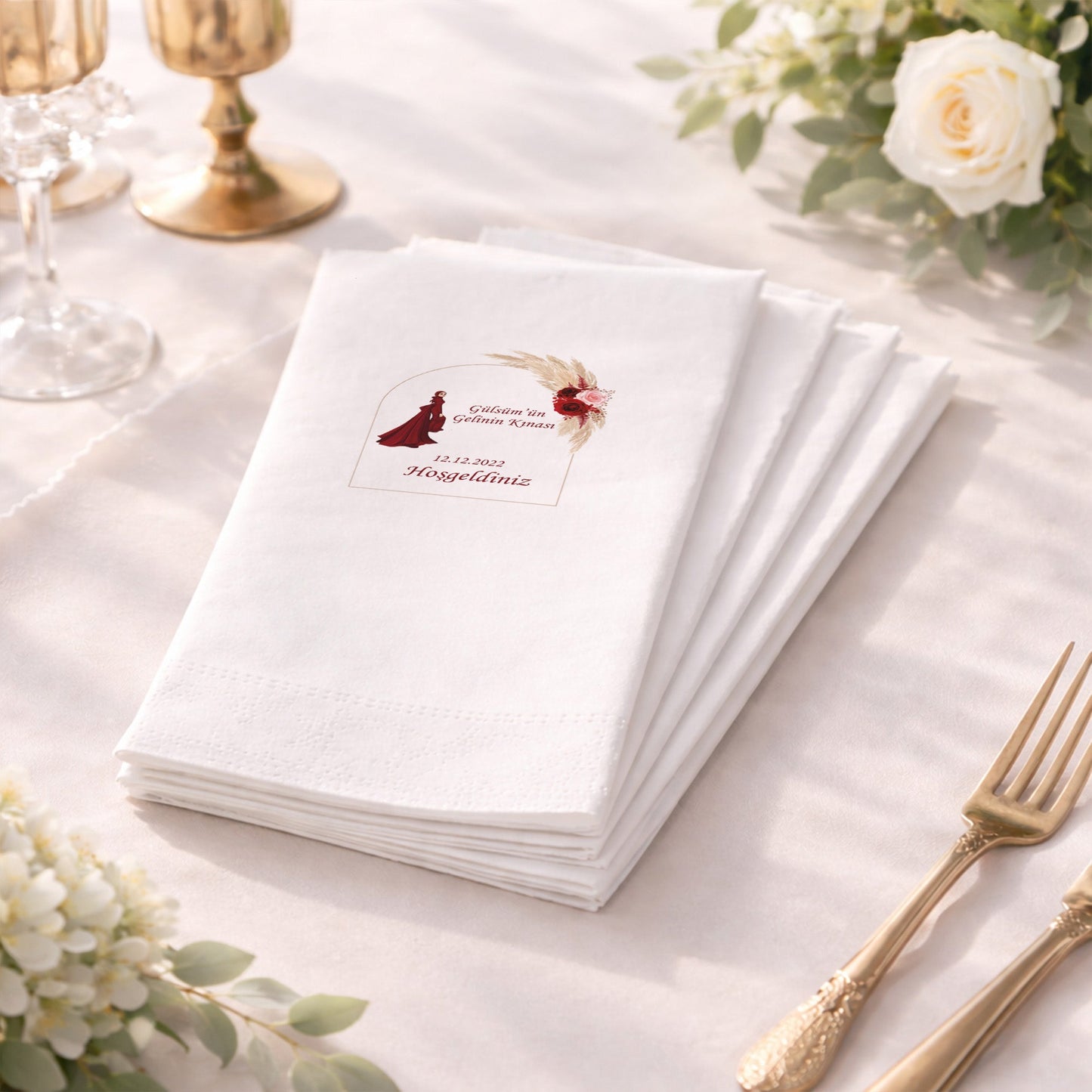 Gülsüm'ün Gelin Kınası Modern Bordo Elbiseli Şık Baskılı Peçete