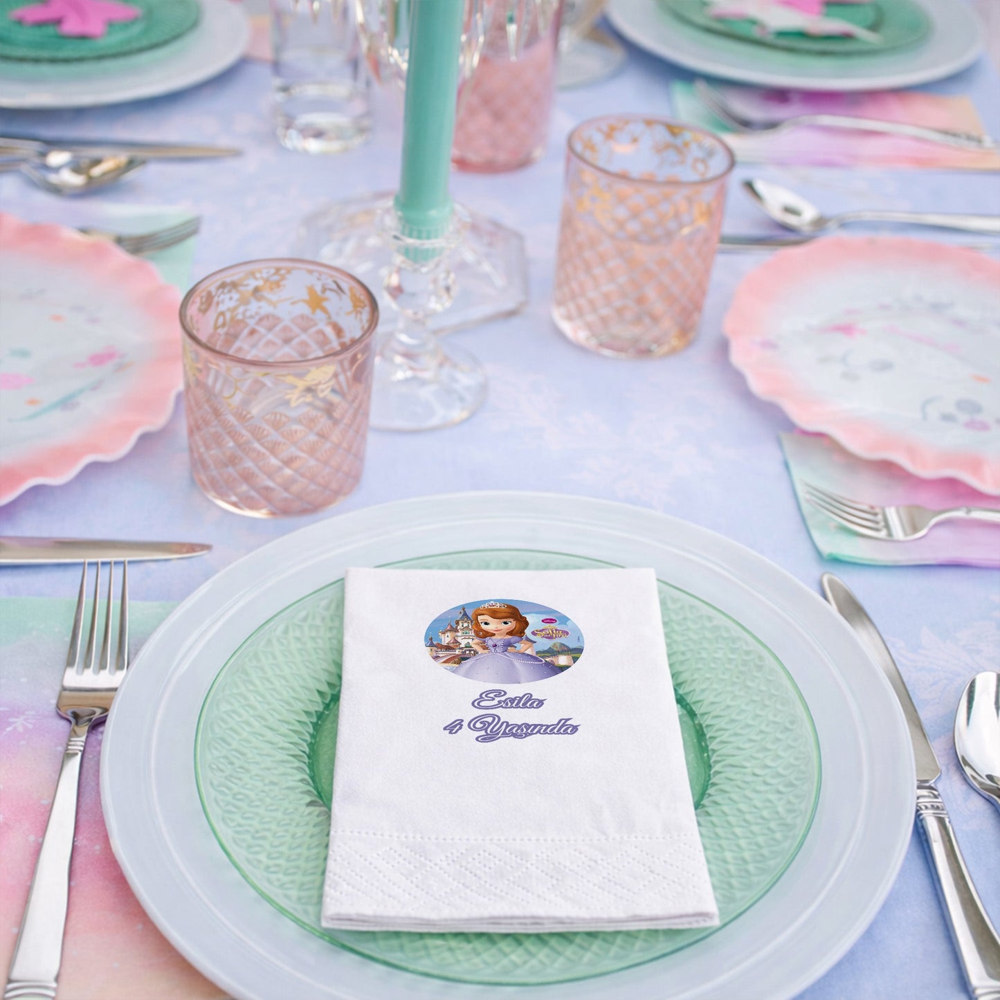 Prenses Sofia Temalı Kız Çocuk Doğum Günü Peçetesi