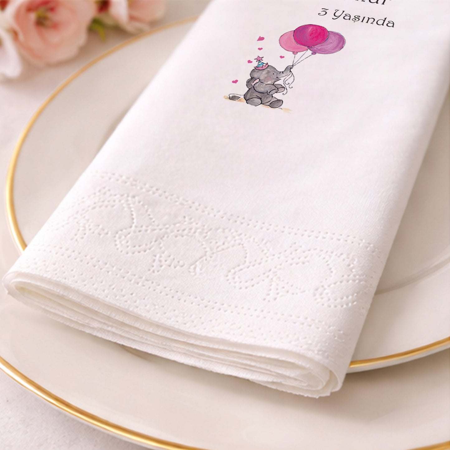 Pembe Balonlu Fil Figürlü Bebenur 3 Yaş Peçetesi