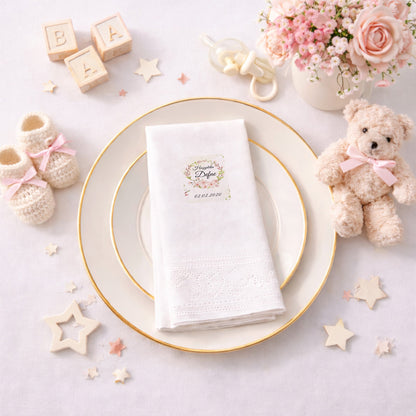 Defne İsimli Zarif Pembe Çiçek Çelenkli Bebek Peçetesi