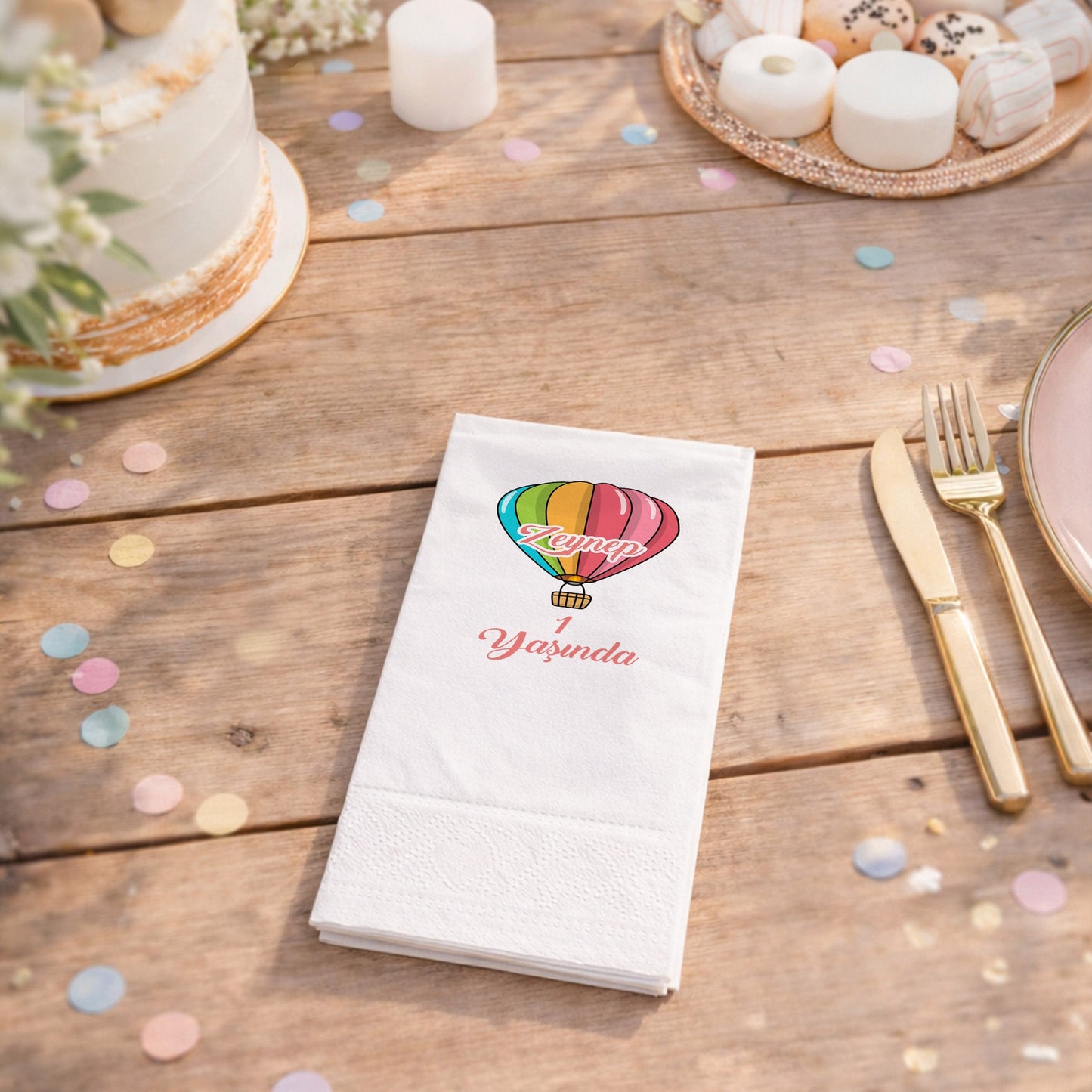 Renkli Uçan Balon Temalı Zeynep 1 Yaş Parti Peçetesi