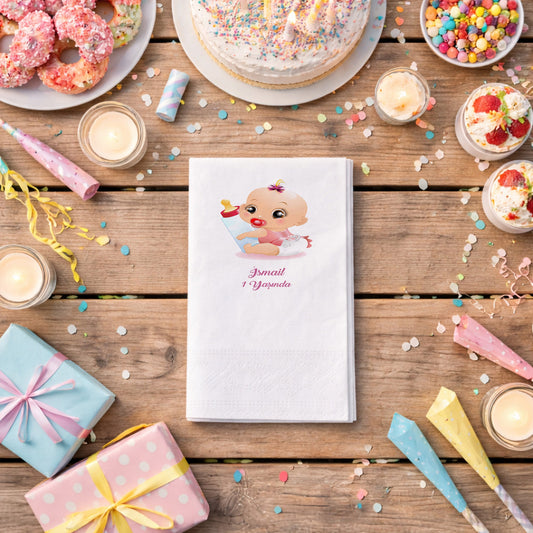 İsmail İsme Özel Biberonlu Kız Bebek Temalı 1 Yaş Peçetesi