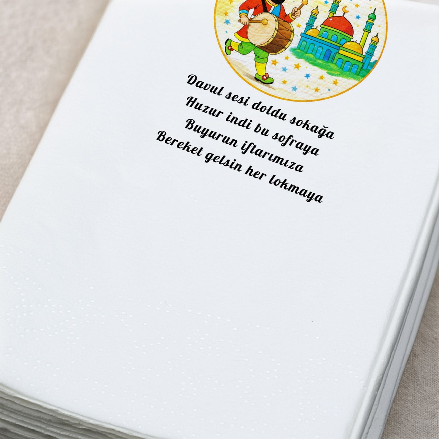 Hoş Geldin Ramazan Davulcu Desenli Baskılı Peçete – Bereket Temalı | 33x33 cm