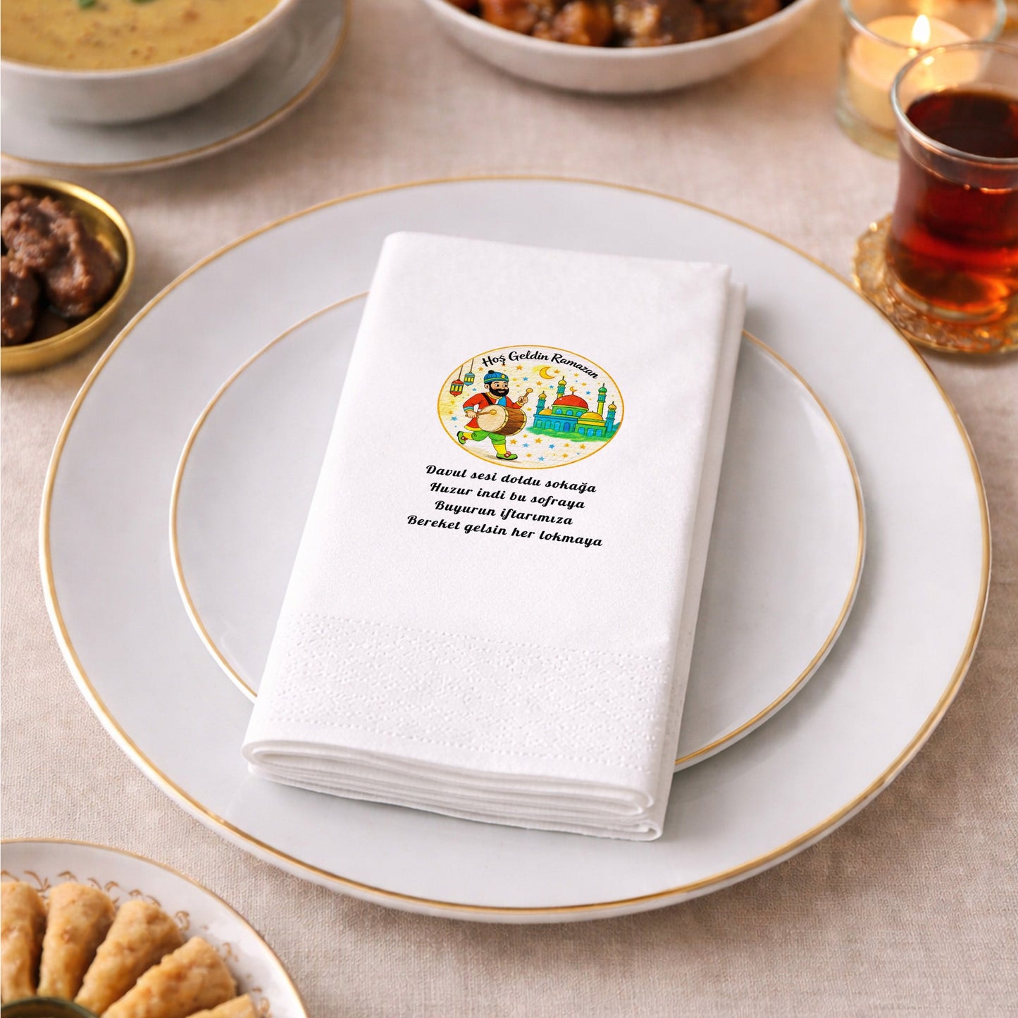 Hoş Geldin Ramazan Davulcu Desenli Baskılı Peçete – Bereket Temalı | 33x33 cm