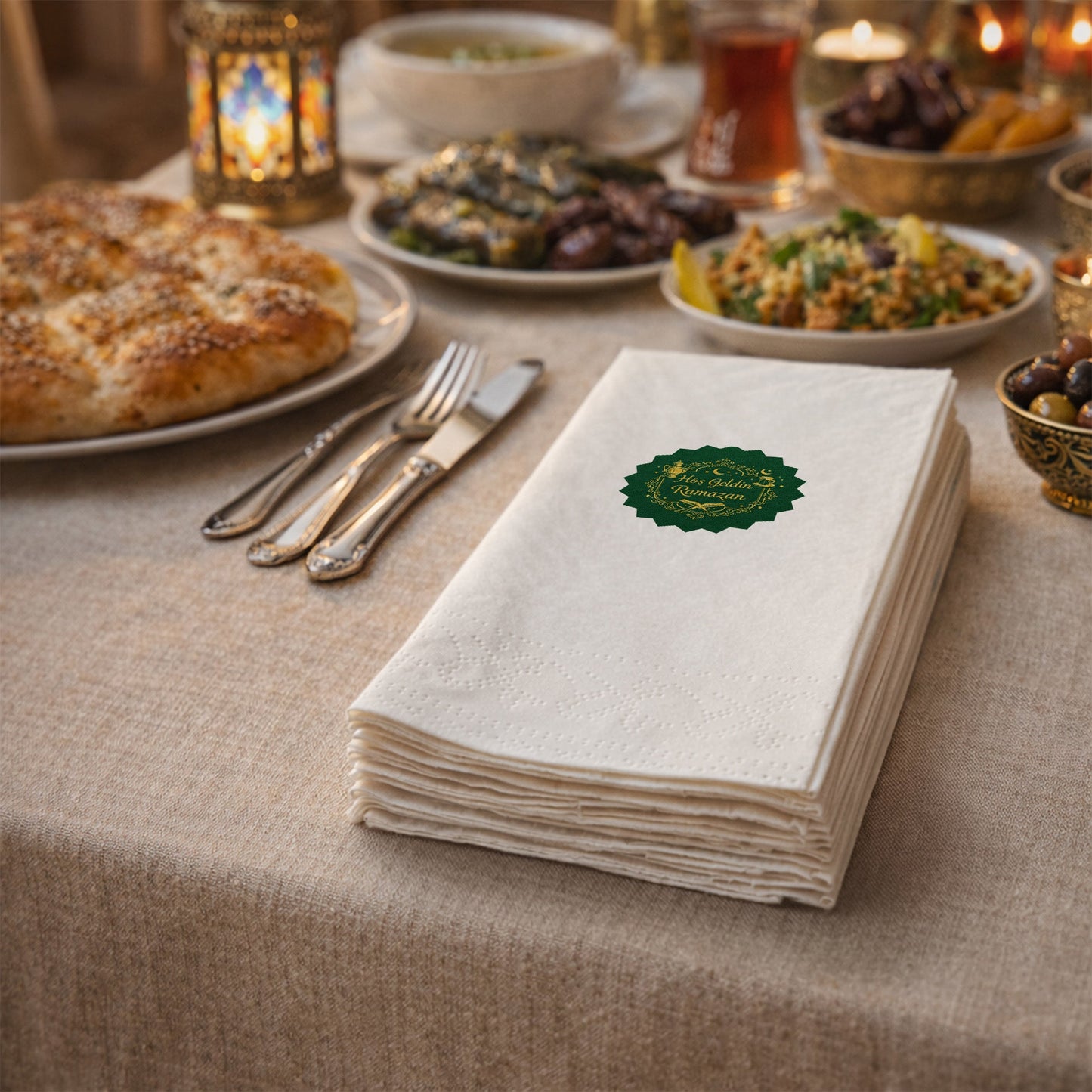 Zümrüt Yeşili Altın Detaylı Hoş Geldin Ramazan Peçetesi – Premium Tasarım | 33x33 cm