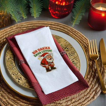 “Bir Dakika Daha Lütfen!” Yorgun Santa Komik Yılbaşı Peçetesi – 33x33 cm, 20’li Paket