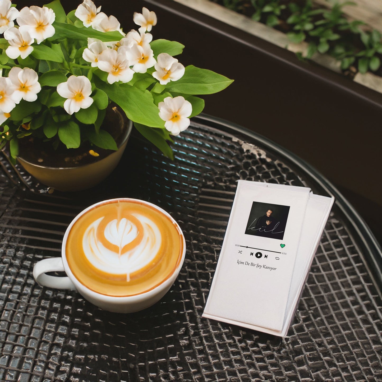 Kidzia İçim De Bir Şey Kanıyor Şarkı Sözü Temalı Baskılı Peçete – 20’li Paket, 33x33cm Çift Katlı