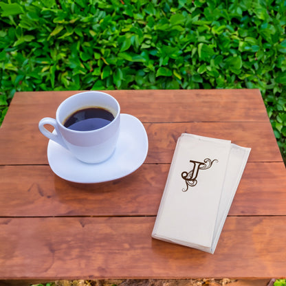 J Harfli Monogram Desenli Baskılı Peçete – 33x33cm, Çift Katlı, Şık Garson Katlama – 20’li Paket