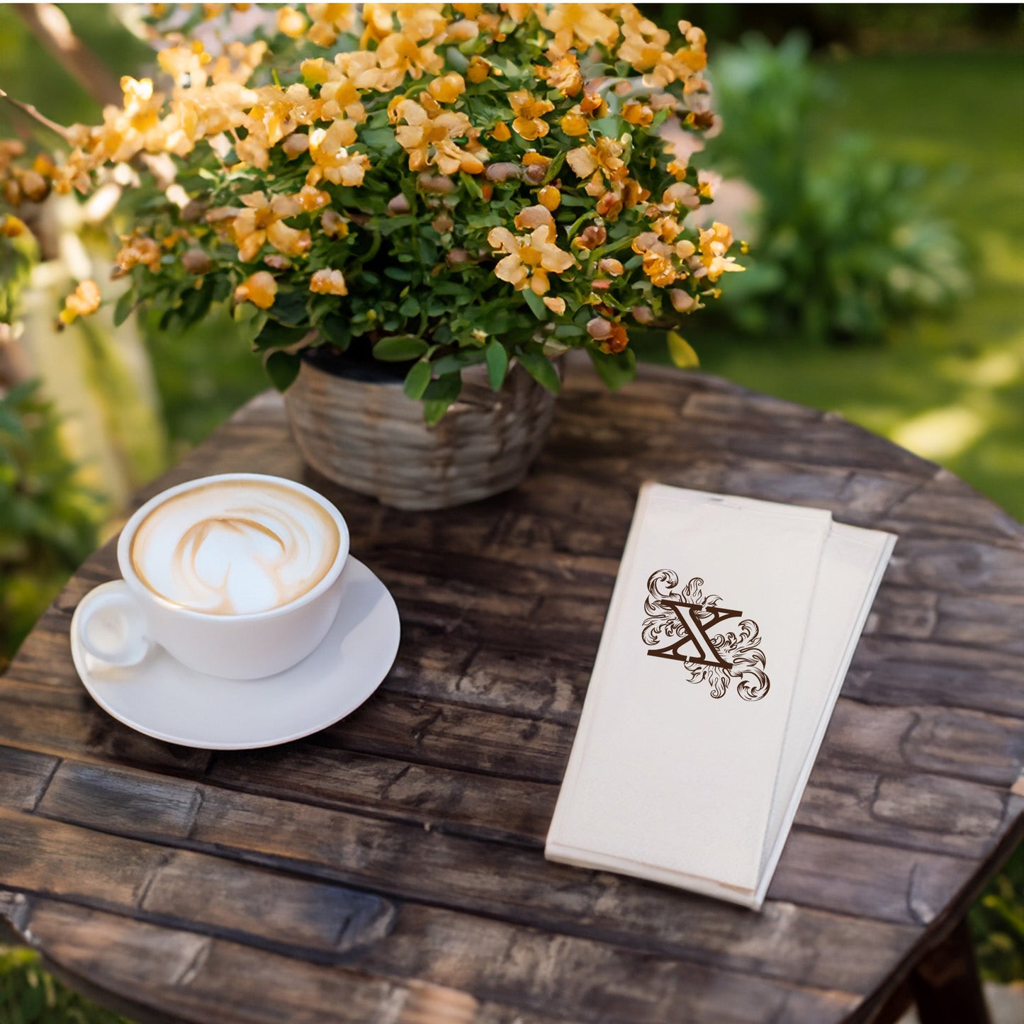 U Harfi Monogram Baskılı Şık Peçete – 33x33cm, Çift Katlı Beyaz Selülozik, 20’li Paket