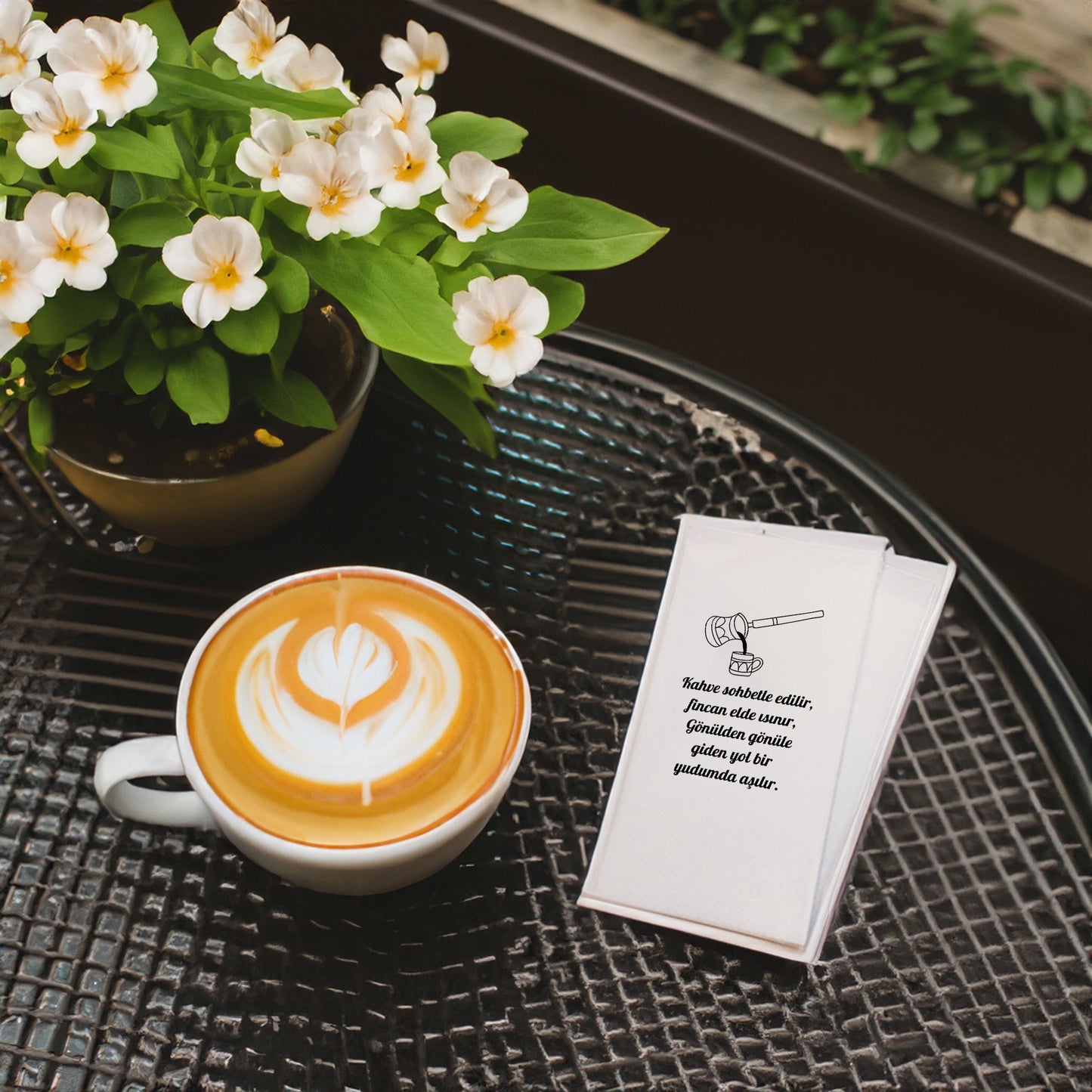 Kahve Desenli Baskılı Peçete – Minimal Cezve ve Fincan Tasarım