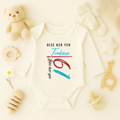 Kişiye Özel Bebek Zıbını – Trabzon Bordo Mavi Tasarım | 1–36 Ay