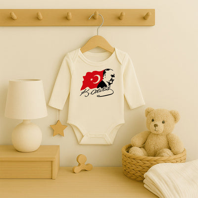 Atatürk Silüeti & Türk Bayrağı Bebek Zıbını | 1–36 Ay